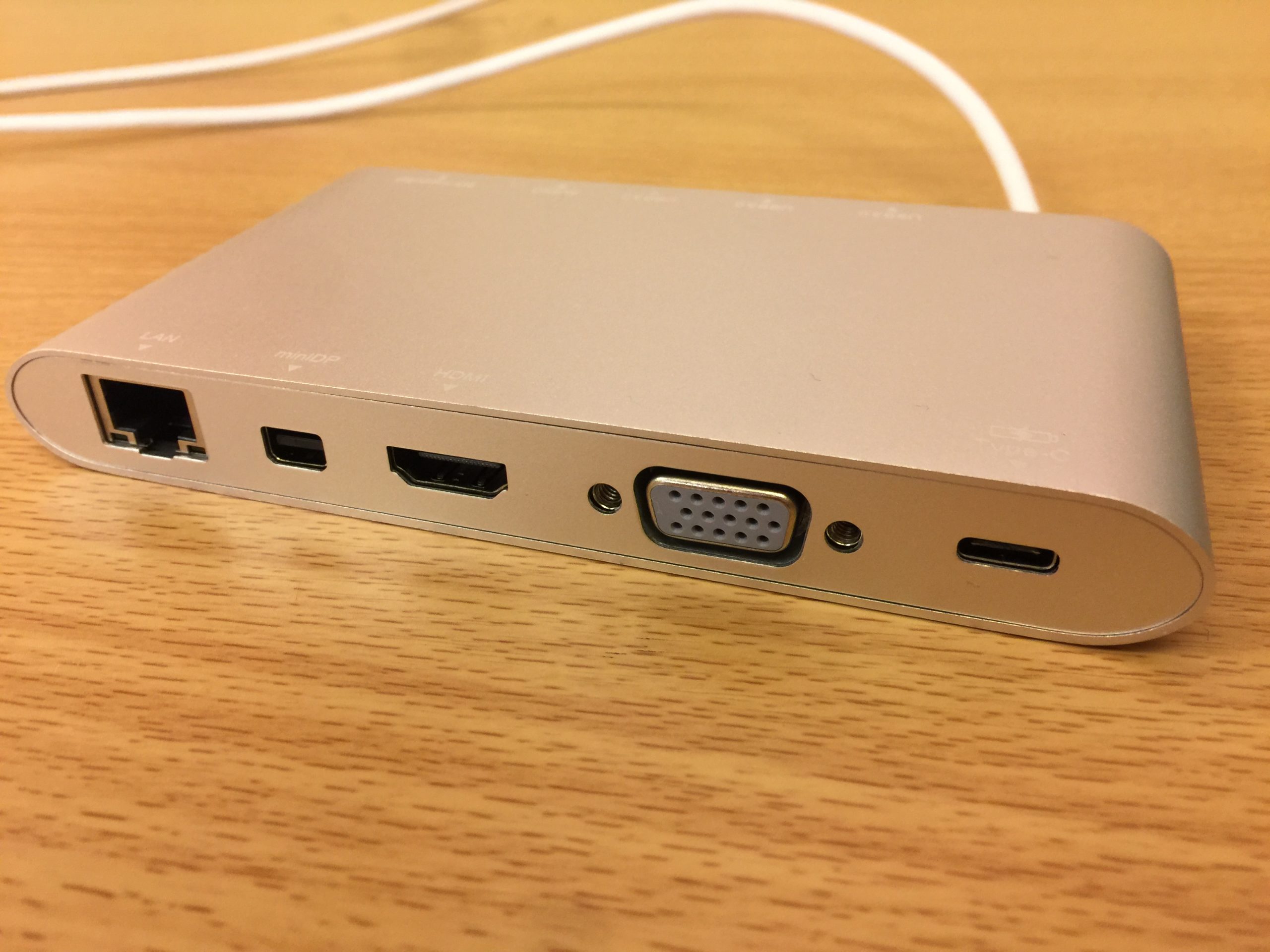 USBハブ　MacBook Pro16 本格整体院高久 大泉学園店